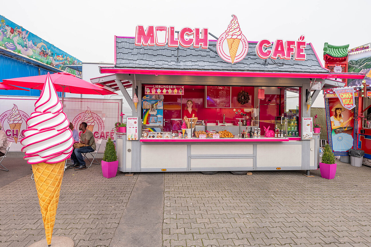 Milch Café / Caroline Müller (Neukirchen)